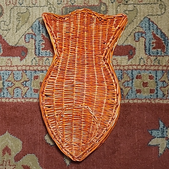 VINTAGE WICKER FISH SHAPED CHIP AND DIP SERVING BASKET - Picture 3 of 3